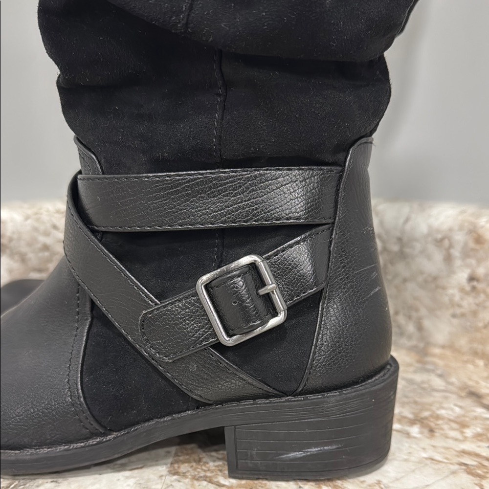 Black Women's Knee-High Boots - Picture 9 of 14